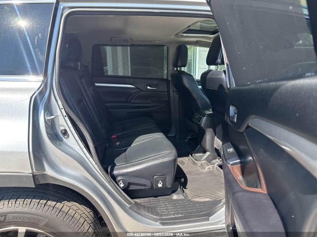 2017 TOYOTA HIGHLANDER XLE 8