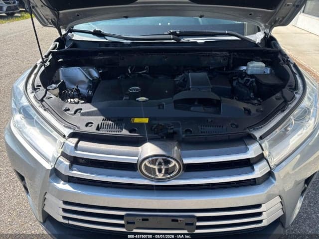 2017 TOYOTA HIGHLANDER XLE 10