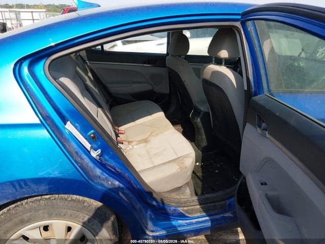 2017 HYUNDAI ELANTRA SE 8