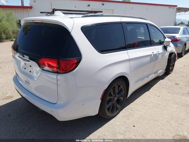 2020 CHRYSLER PACIFICA TOURING L 4