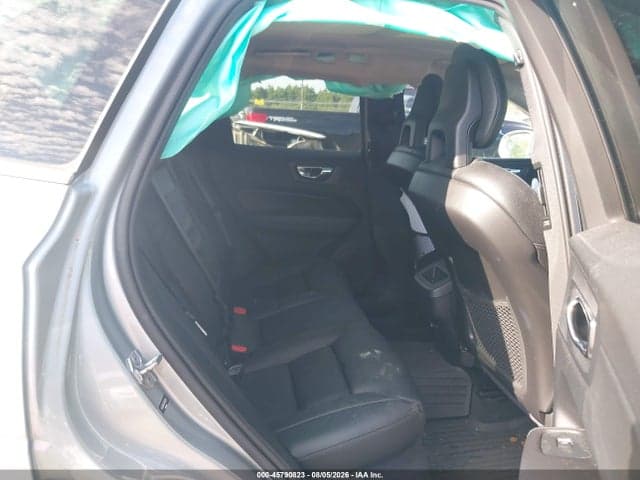 2018 VOLVO XC60 T5 MOMENTUM 8