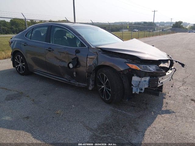 2018 TOYOTA CAMRY SE - 1