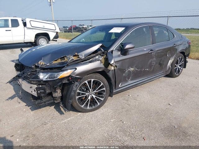 2018 TOYOTA CAMRY SE 2