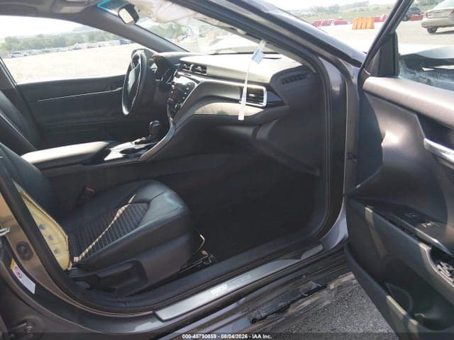 2018 TOYOTA CAMRY SE 5