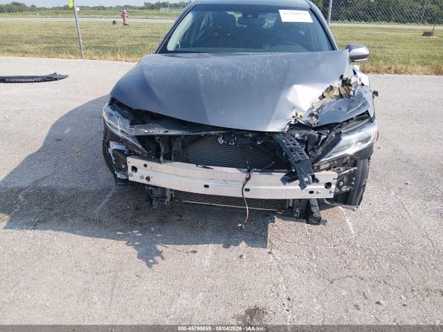 2018 TOYOTA CAMRY SE 6