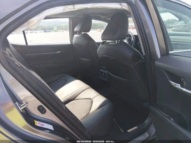 2018 TOYOTA CAMRY SE 8