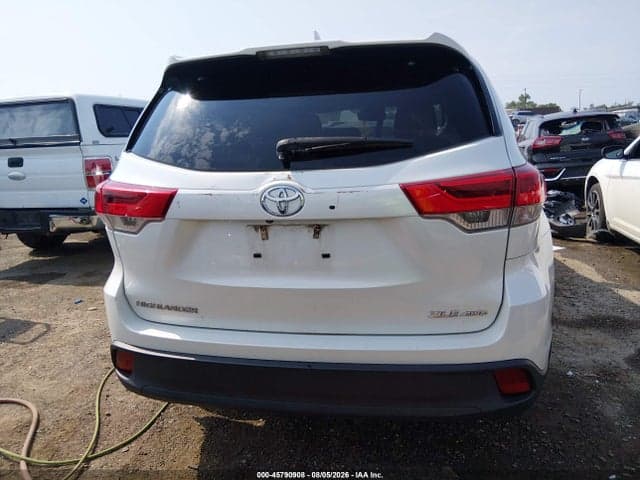 2018 TOYOTA HIGHLANDER XLE 16