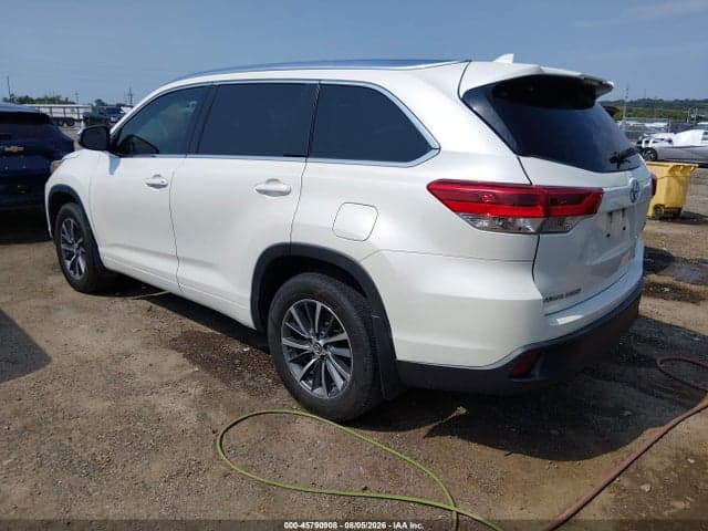 2018 TOYOTA HIGHLANDER XLE 3