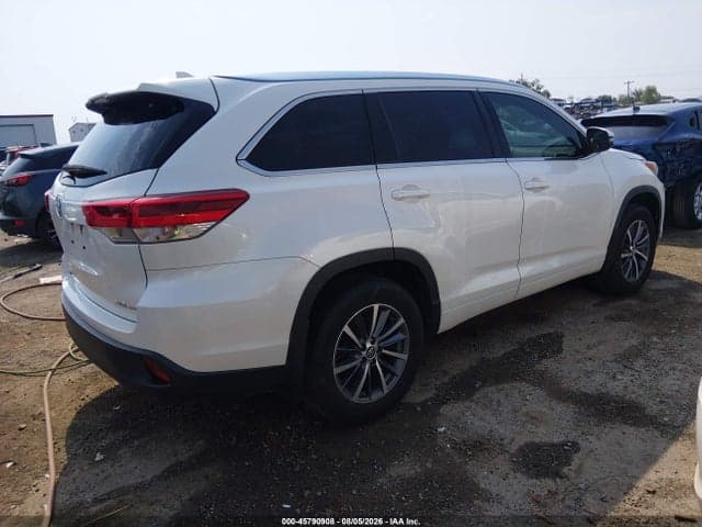 2018 TOYOTA HIGHLANDER XLE 4