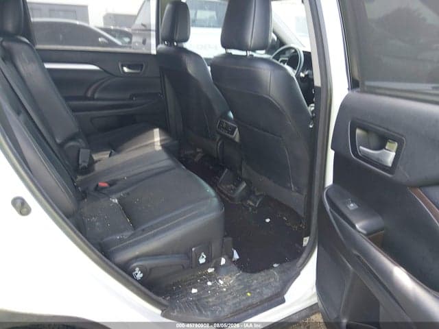 2018 TOYOTA HIGHLANDER XLE 8