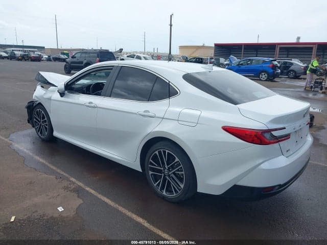 2025 TOYOTA CAMRY XLE 3