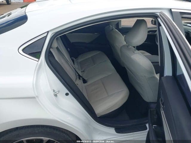 2025 TOYOTA CAMRY XLE 8