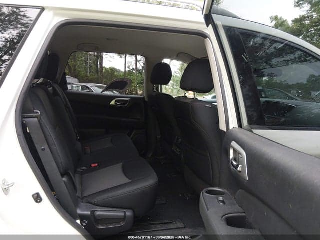 2017 NISSAN PATHFINDER SV 8