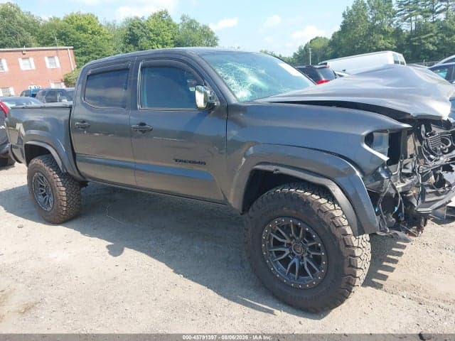 2017 TOYOTA TACOMA SR5 V6 - 1