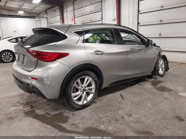 2018 INFINITI QX30 PURE 4