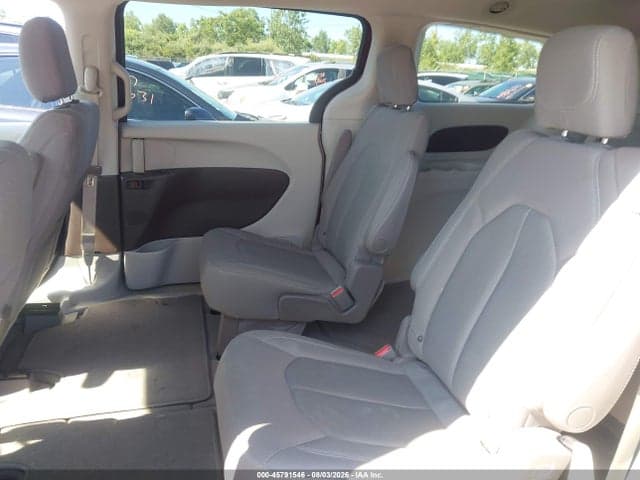 2017 CHRYSLER PACIFICA LX 8