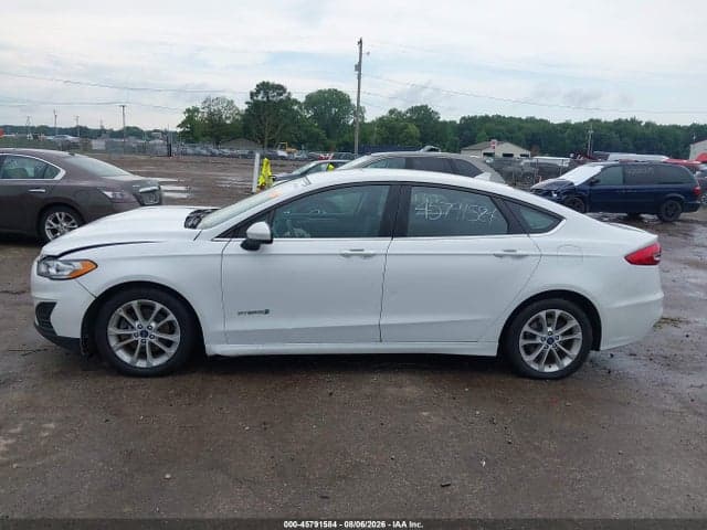 2019 FORD FUSION HYBRID SE 13