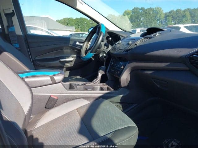 2017 FORD ESCAPE SE 5