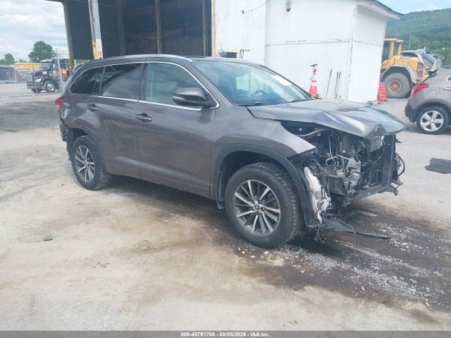 2017 TOYOTA HIGHLANDER XLE - 1