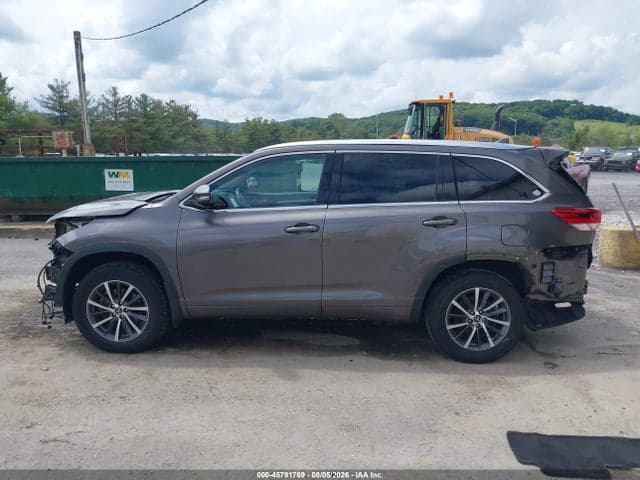 2017 TOYOTA HIGHLANDER XLE 14