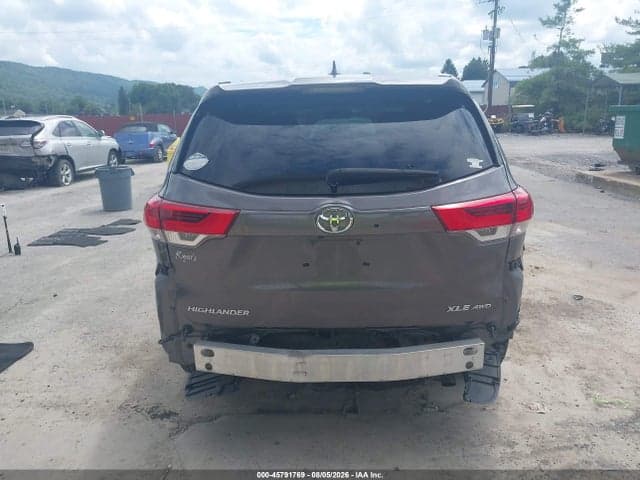 2017 TOYOTA HIGHLANDER XLE 16