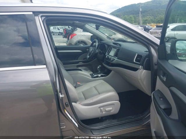 2017 TOYOTA HIGHLANDER XLE 5