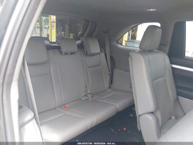 2017 TOYOTA HIGHLANDER XLE 8