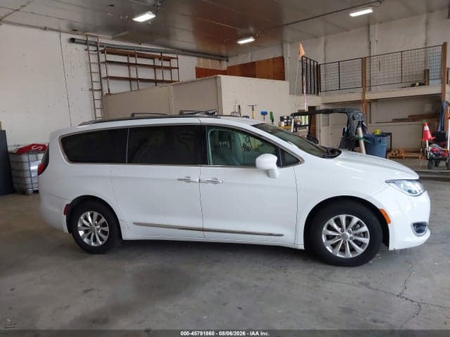 2019 CHRYSLER PACIFICA TOURING L 13