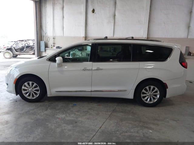 2019 CHRYSLER PACIFICA TOURING L 14