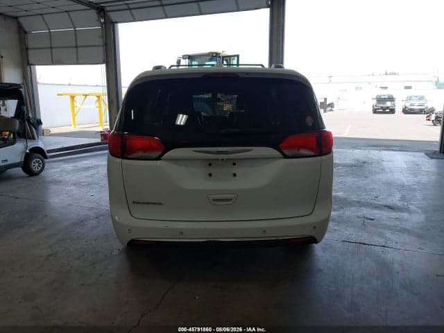 2019 CHRYSLER PACIFICA TOURING L 16