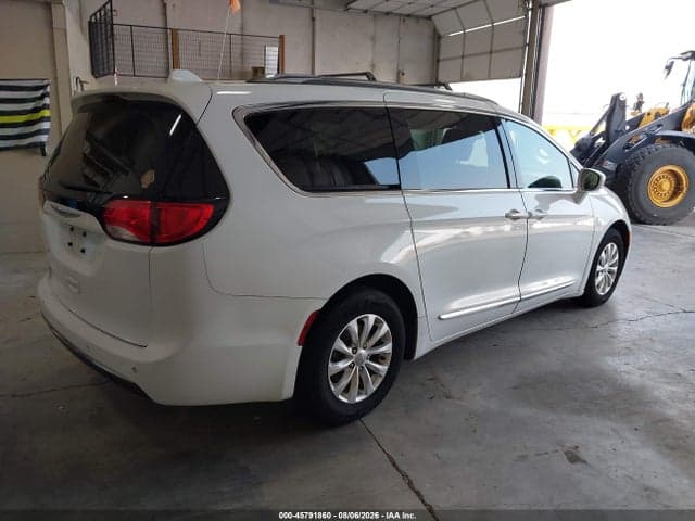 2019 CHRYSLER PACIFICA TOURING L 4