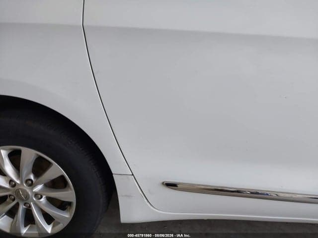 2019 CHRYSLER PACIFICA TOURING L 6
