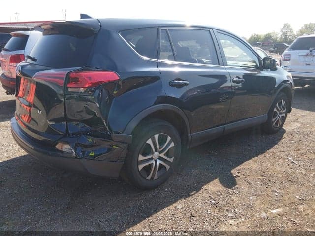 2017 TOYOTA RAV4 LE 4