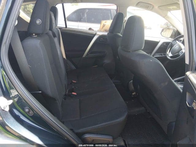 2017 TOYOTA RAV4 LE 8