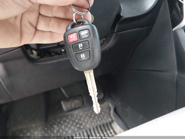 2018 TOYOTA COROLLA LE 11