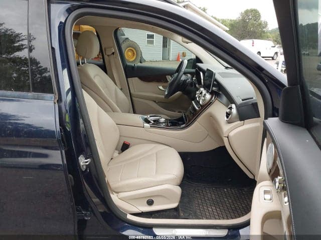 2017 MERCEDES-BENZ GLC 300 5