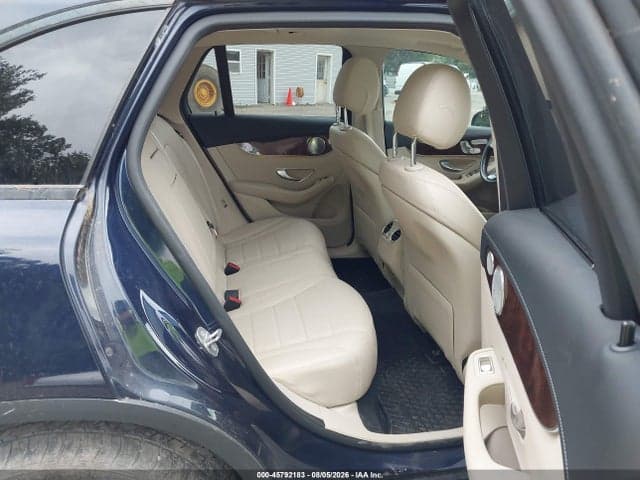 2017 MERCEDES-BENZ GLC 300 8