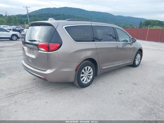 2017 CHRYSLER PACIFICA TOURING-L 4