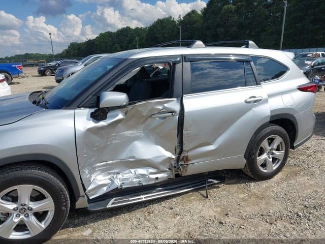 2023 TOYOTA HIGHLANDER LE 6