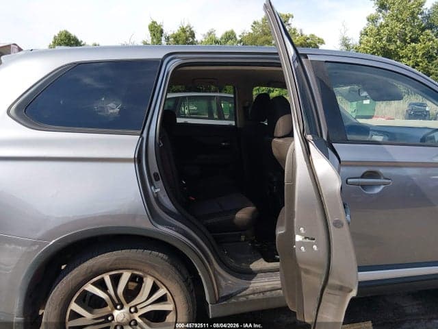 2018 MITSUBISHI OUTLANDER ES 8