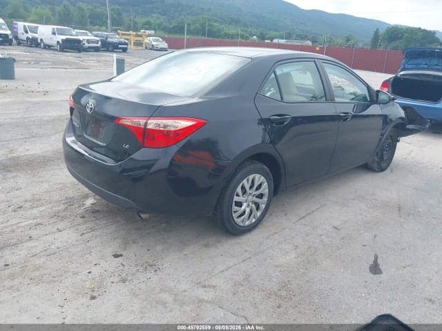 2018 TOYOTA COROLLA LE 4