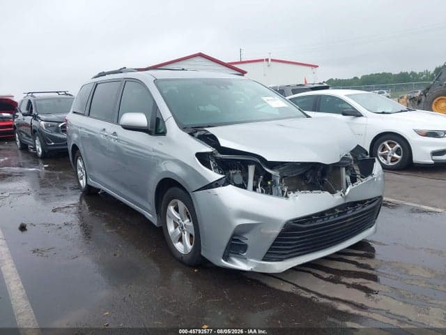 2019 TOYOTA SIENNA LE 8 PASSENGER - 1