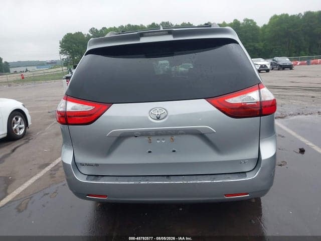 2019 TOYOTA SIENNA LE 8 PASSENGER 17