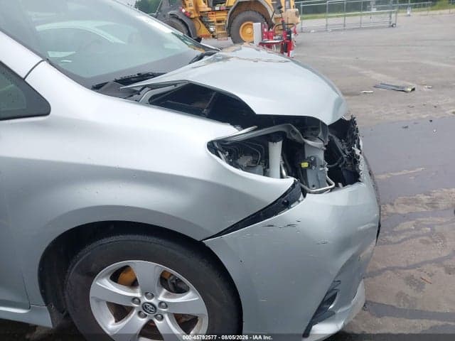 2019 TOYOTA SIENNA LE 8 PASSENGER 20