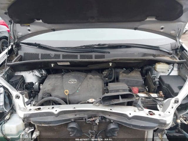 2019 TOYOTA SIENNA LE 8 PASSENGER 10