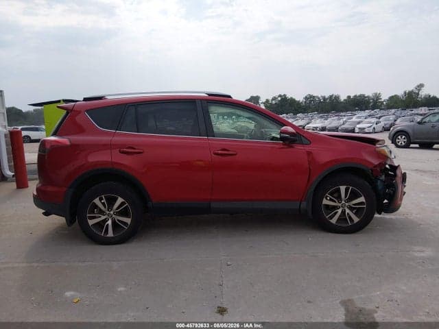2017 TOYOTA RAV4 XLE 13