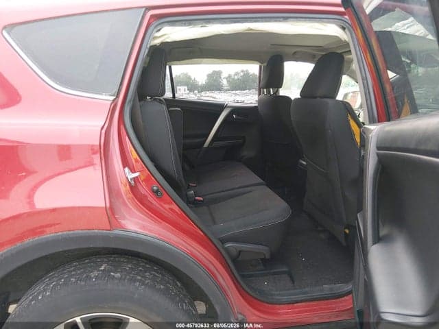 2017 TOYOTA RAV4 XLE 8