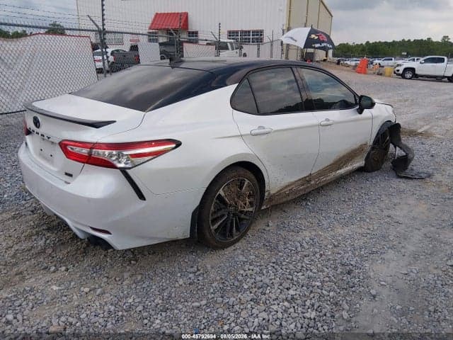 2020 TOYOTA CAMRY XSE 4