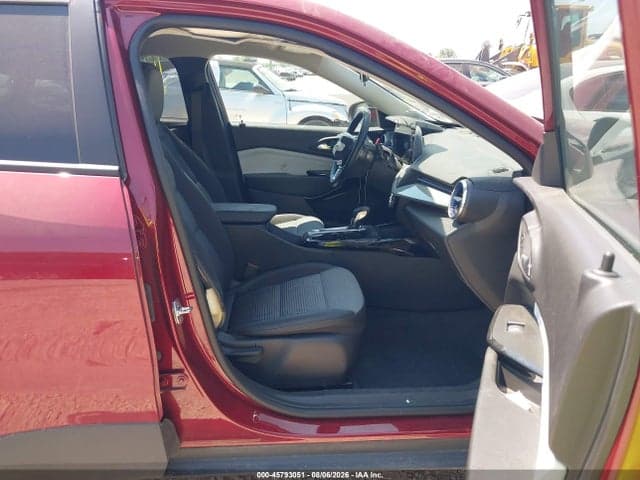 2025 CHEVROLET TRAX FWD LT 5