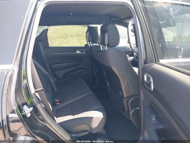 2019 JEEP GRAND CHEROKEE LAREDO E 4X4 8